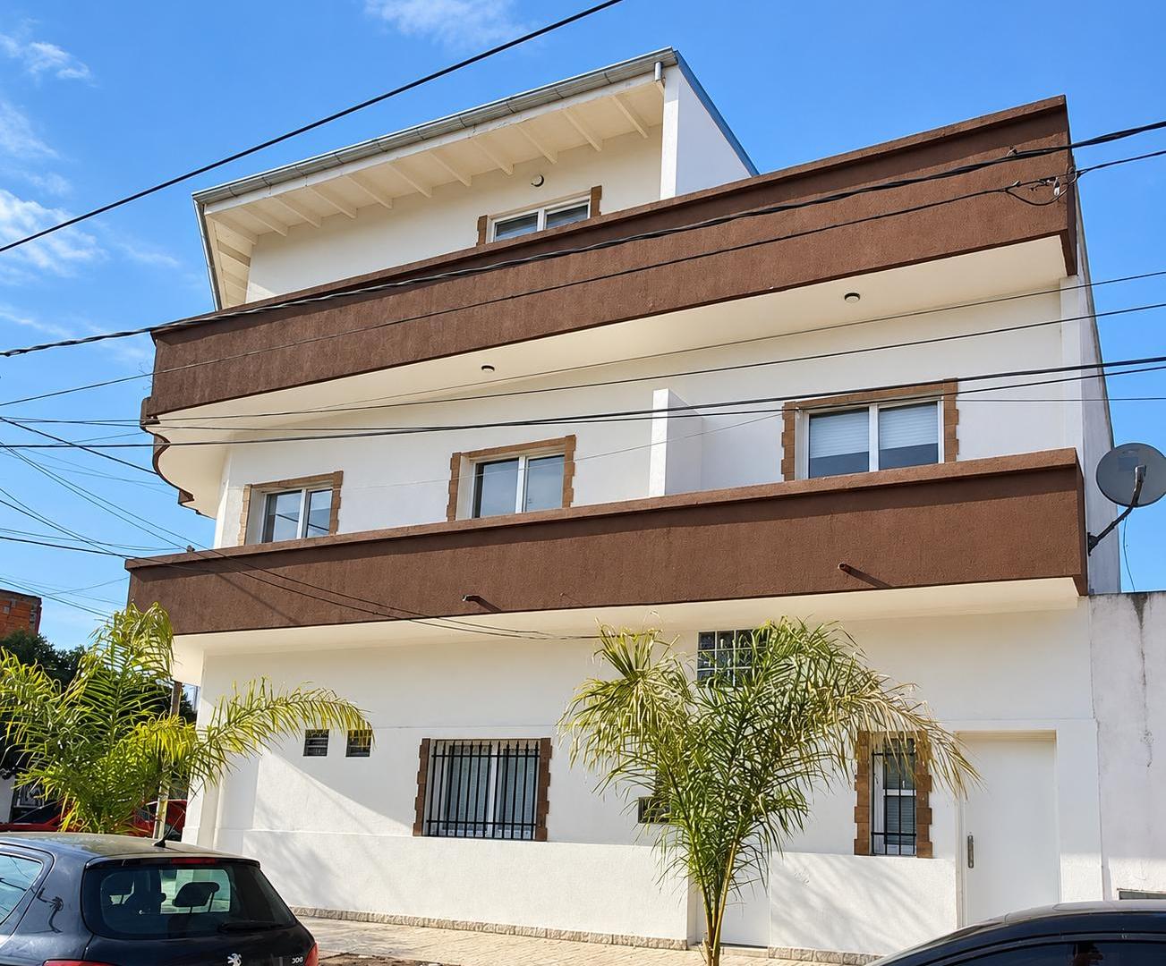 Departamento 2 ambientes en planta baja al frente - Posesion inmediata. Financiacion