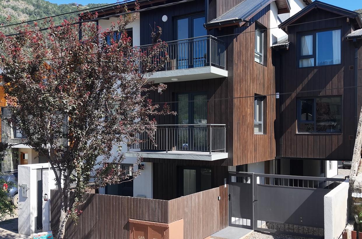 Departamento a estrenar en venta en San Martín de los Andes zona centro con Patio y Cochera,
