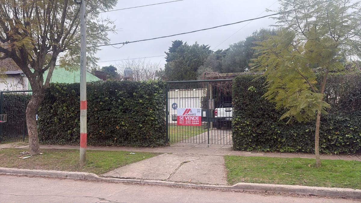 Foto de Casa excelente ubicacion, 2 dormitorios en suite a reciclar., imagen 2