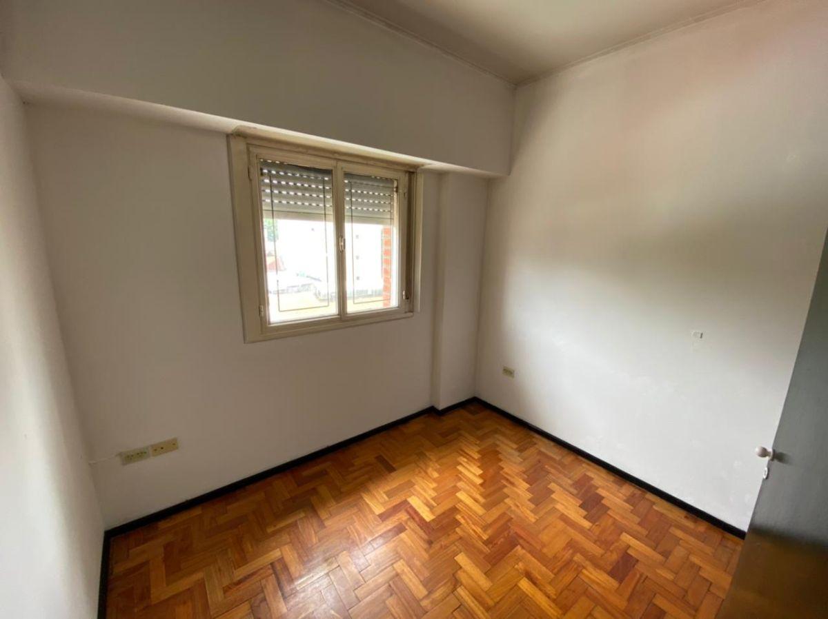 Foto de Departamento amplio de tres dormitorios , con cochera doble y baulera, imagen 1