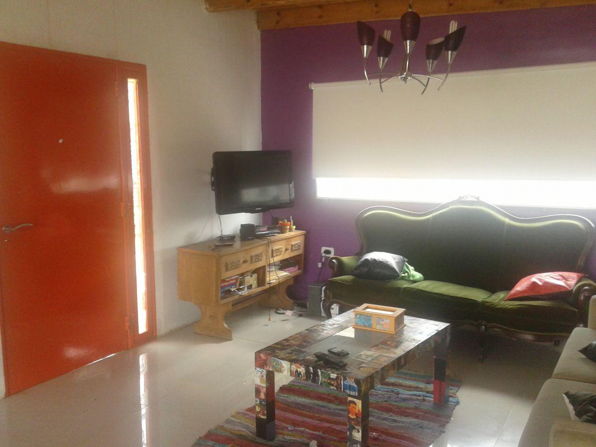 Foto de Casa de tres dormitorios, con parque y entrada para auto., imagen 4