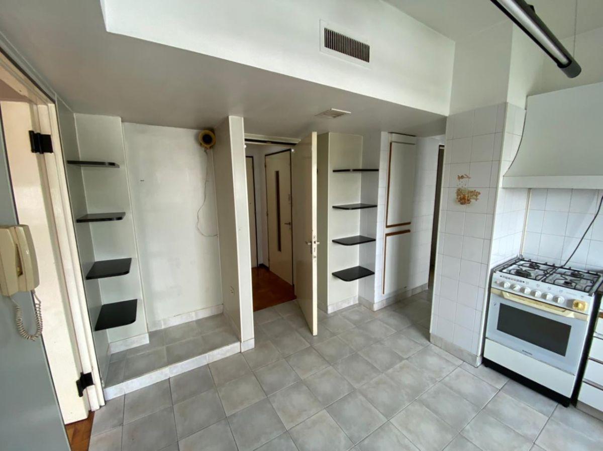 Foto de Departamento Amplio de Tres Dorm., con Cochera Doble y Baulera. Zona, imagen 5