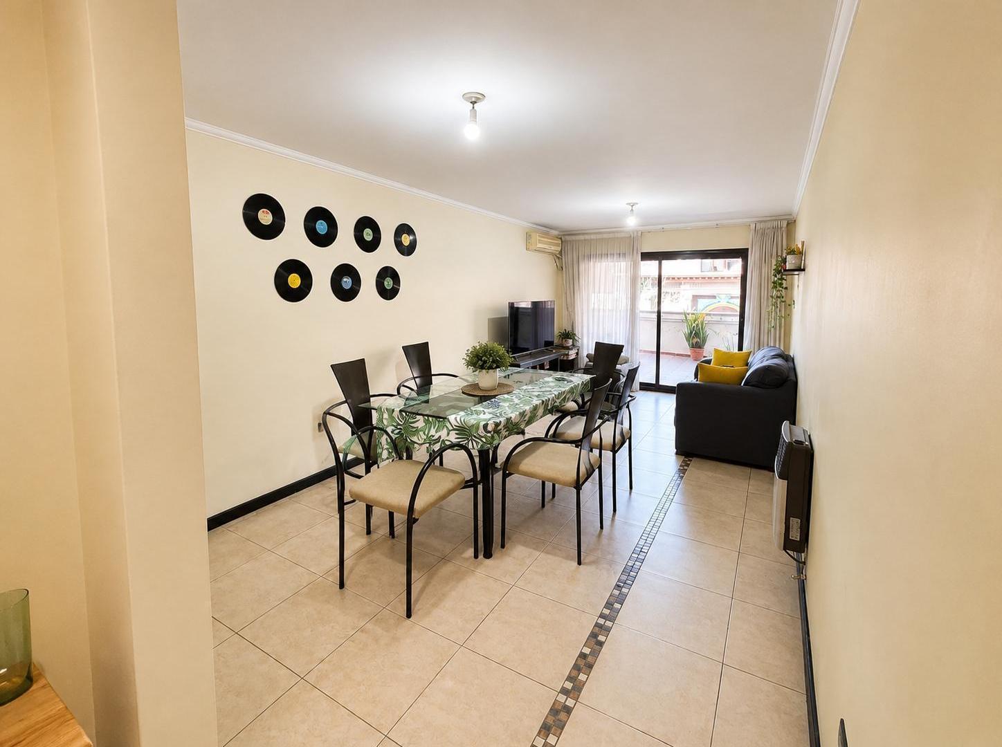 Foto de SE VENDE | Depto de 2 dormitorios y 2 baños | Nueva Córdoba, imagen 1
