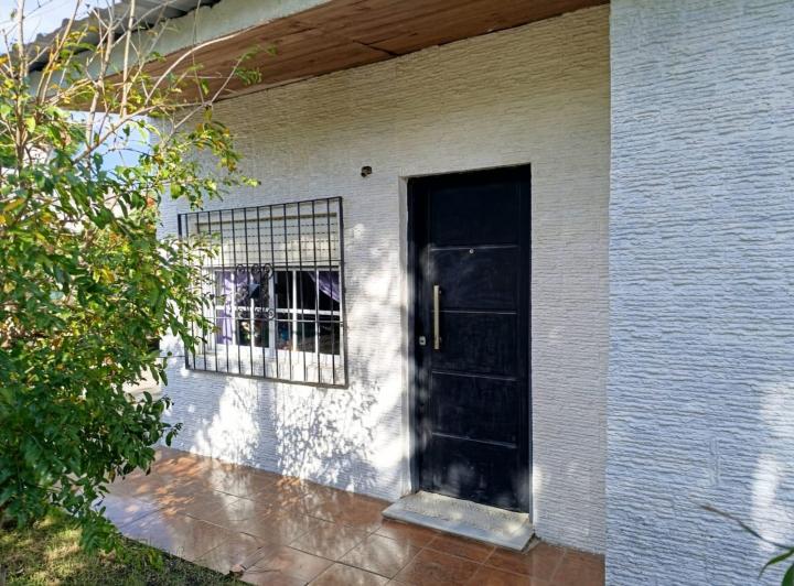 Venta de Casa con 2 departamentos en Merlo Norte -  3