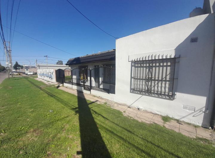 Venta de Casa en Merlo Sur -  4 Ambientes  2