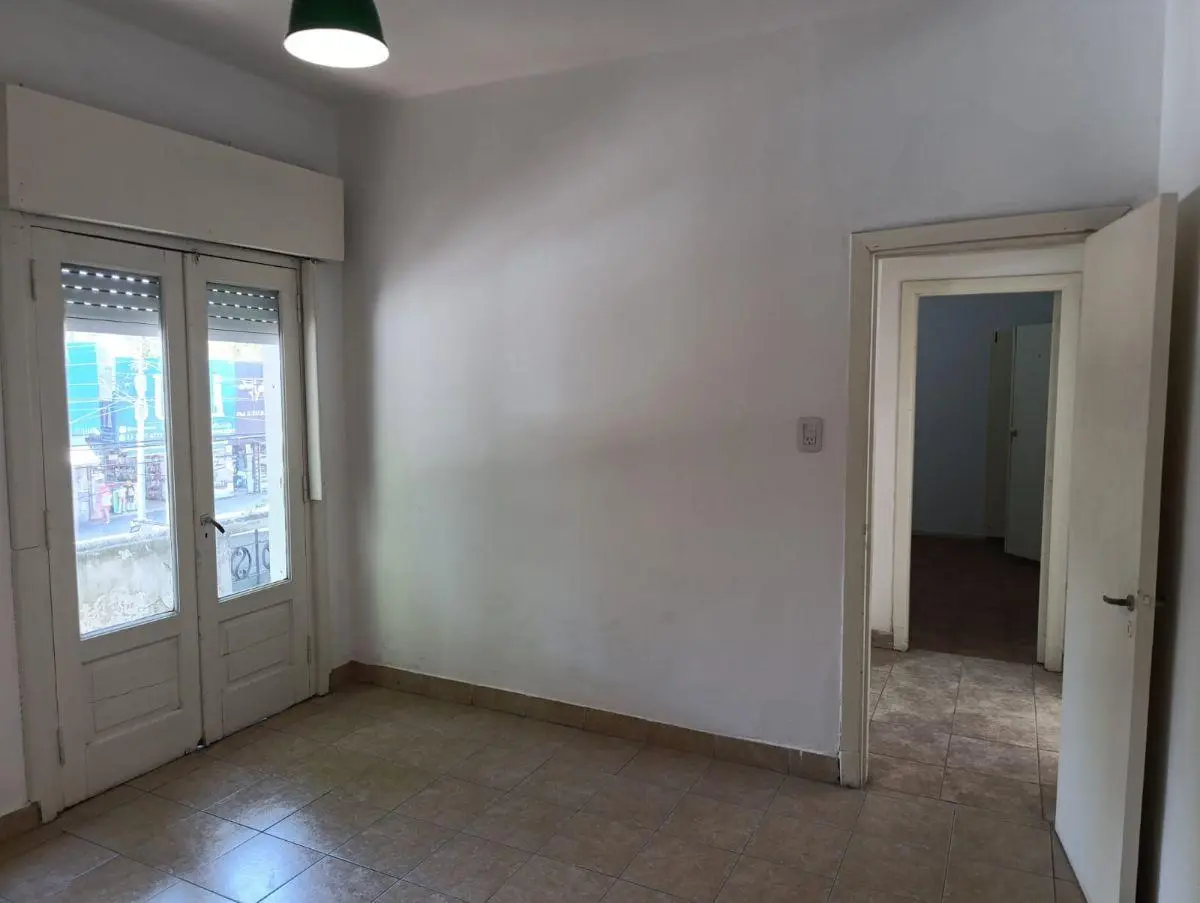 Venta de Departamento al frente (1er piso) en Merlo Sur (Excelente Ubicacion - Sobre la Avenida) 4