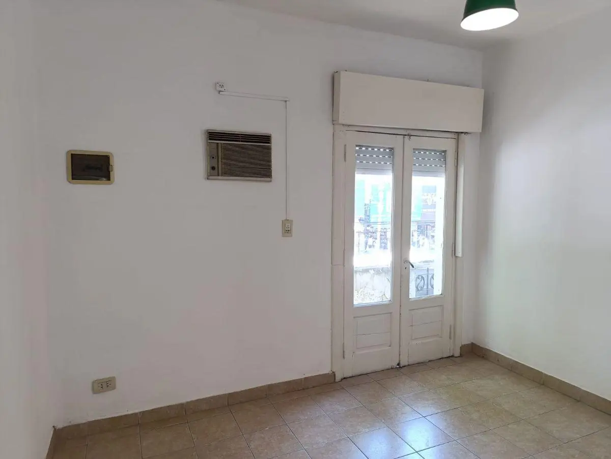 Venta de Departamento al frente (1er piso) en Merlo Sur (Excelente Ubicacion - Sobre la Avenida) 3