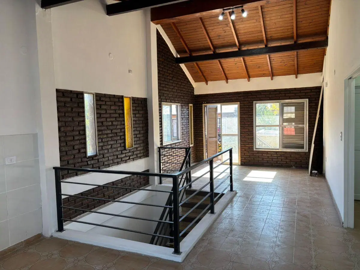 Alquiler de Departamento en planta alta (Merlo Norte - 1 cuadra y media de la estancion) 1