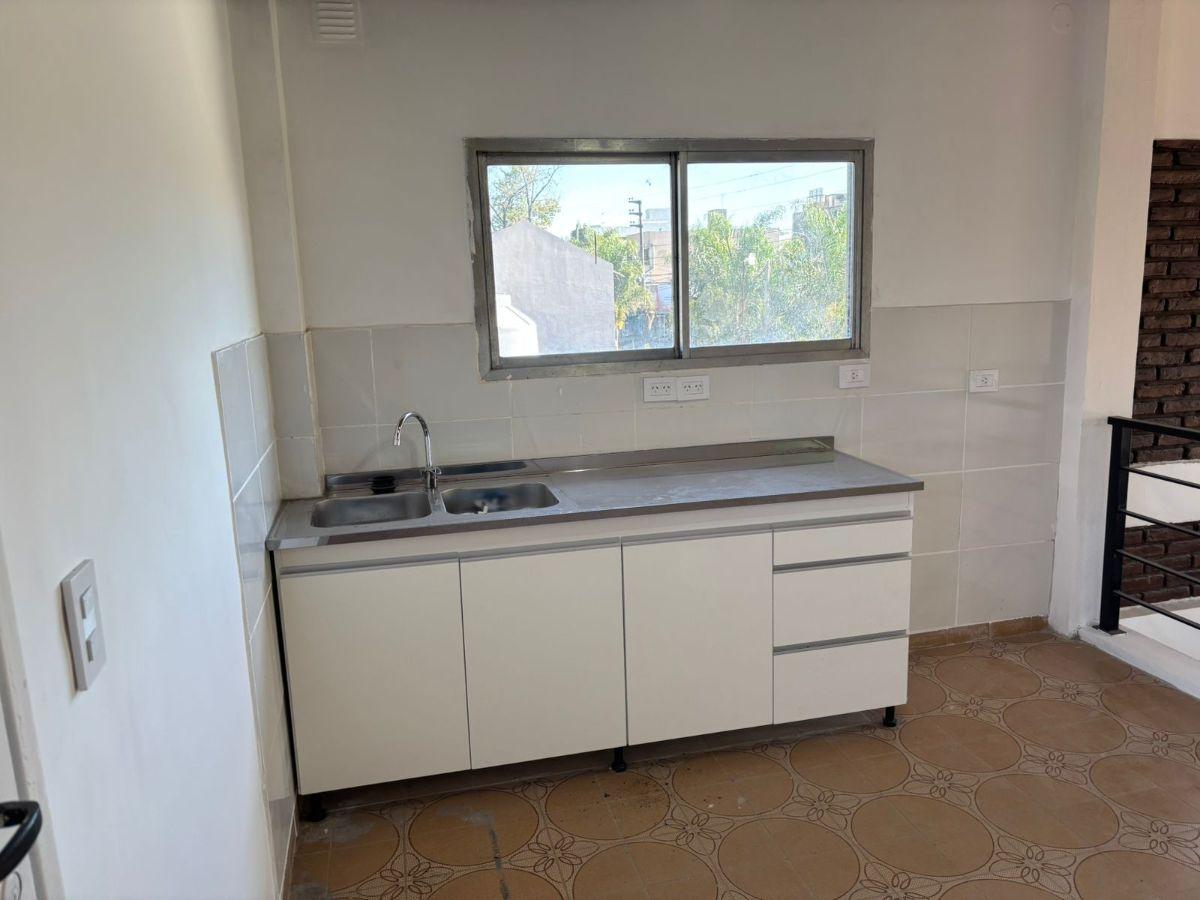 Foto de Alquiler de Departamento en planta alta (Merlo Norte - 1 cuadra y media, imagen 3