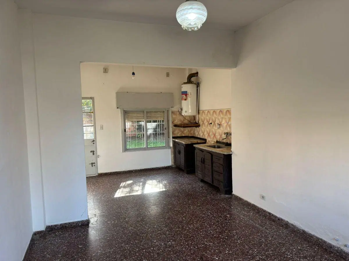 Alquiler de CASA en Merlo Norte (a 4 cuadras de la Av. H. Yrigoyen) 3