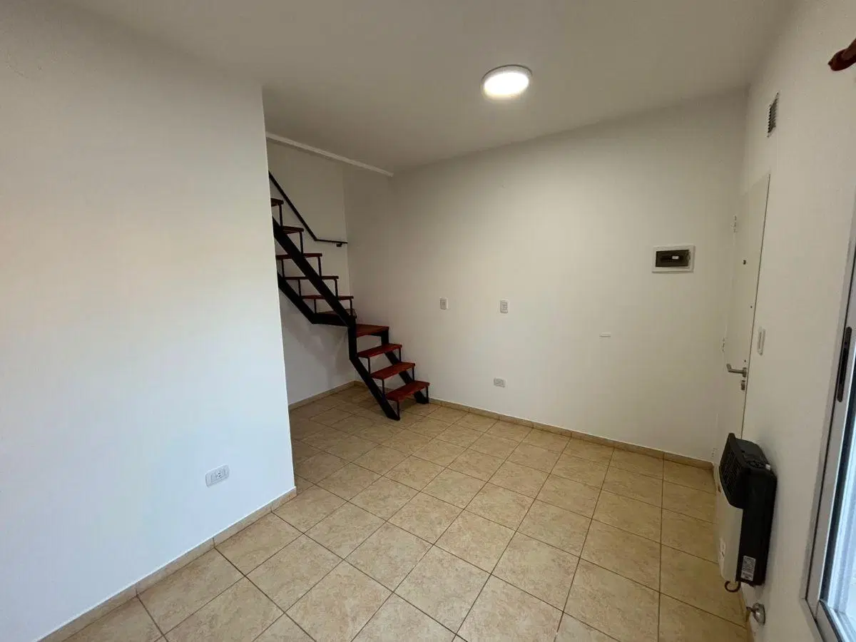 Alquiler de Departamento interno en Merlo Norte - (A 4 cuadras de Av. H. Yrigoyen) 3