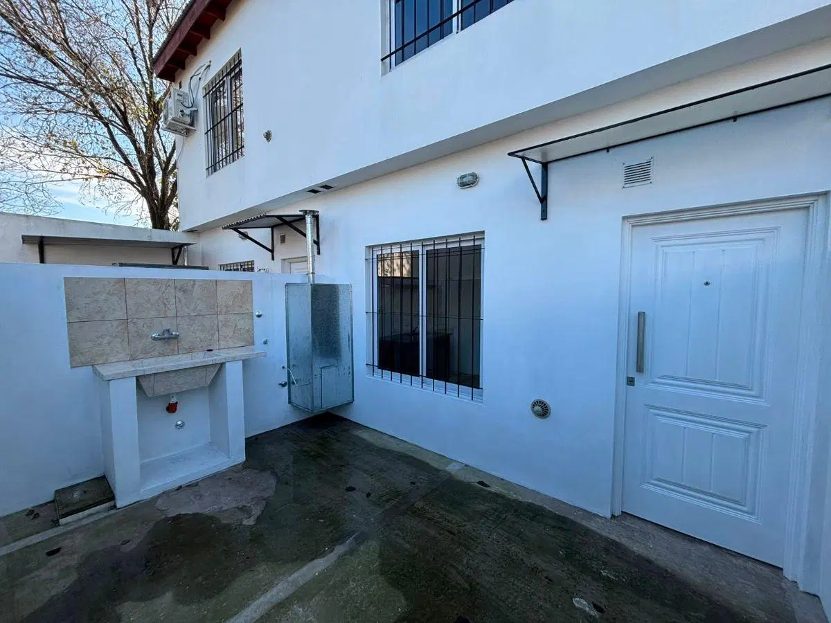 Alquiler de Departamento interno en Merlo Norte - (A 4 cuadras de Av. H. Yrigoyen) 2