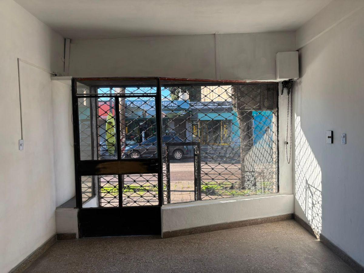 Alquiler de LOCAL en Merlo Norte (Sobre Av. H. Yrigoyen a 5 cuadras de la estacion)