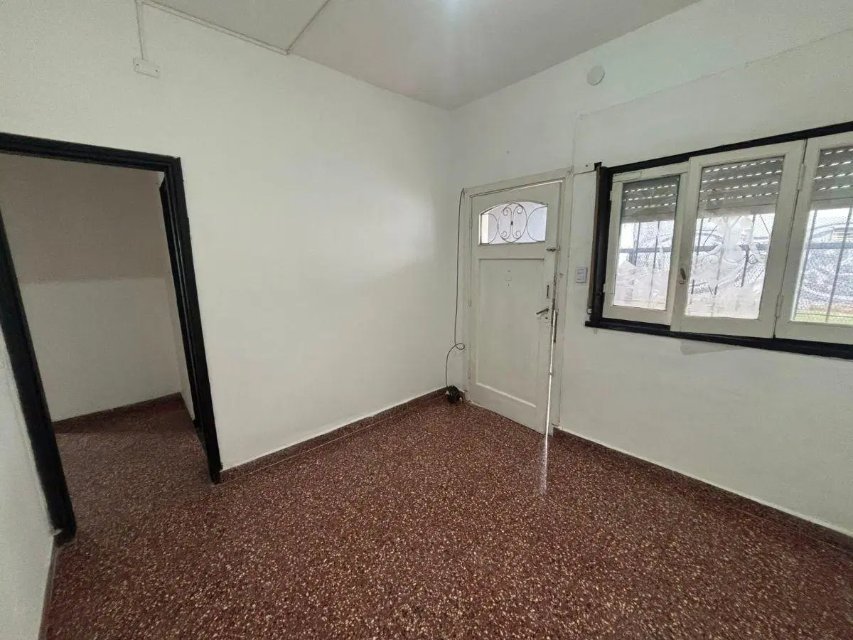 Alquier de CASA en Merlo Norte (A 4 cuadras de la estacion) 8