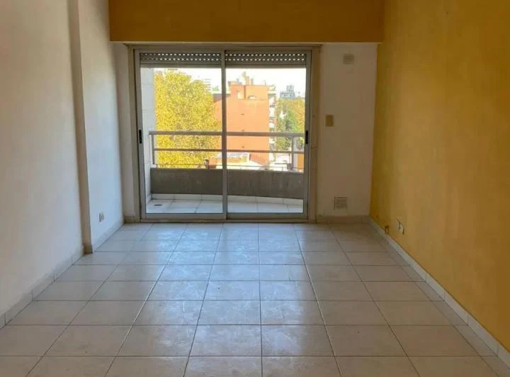 Departamento 2 ambientes con renta en San Martín centro 2