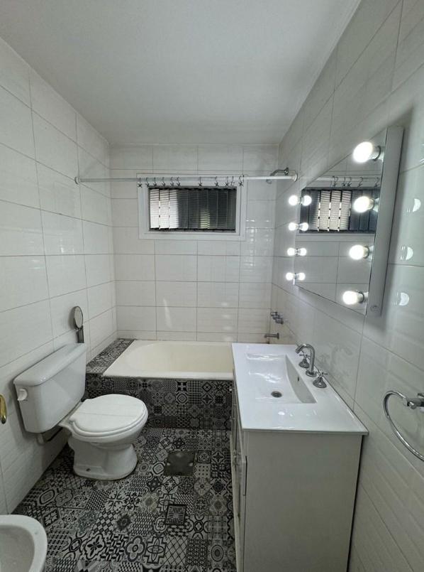CASA TIPO CHALET - EN VENTA - BARRIO UNO