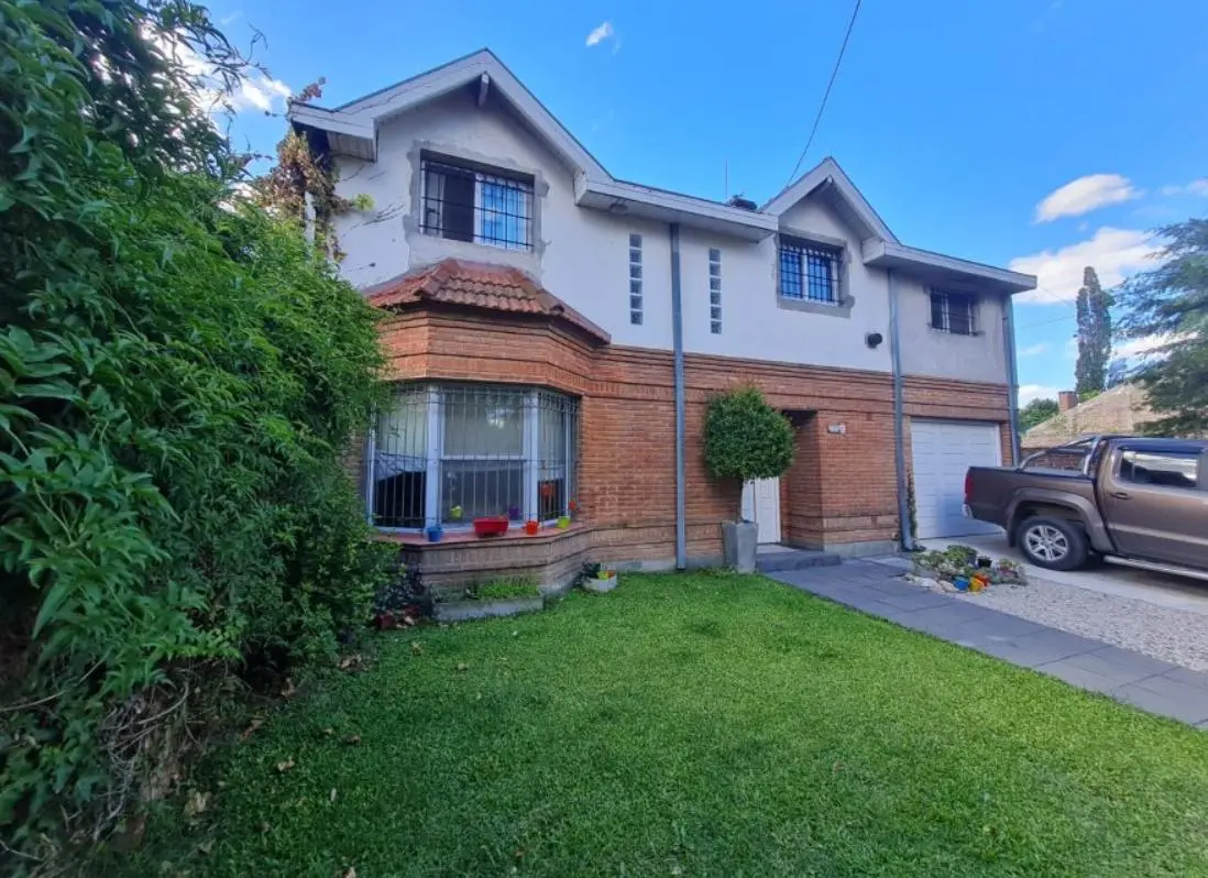 CASA 3 DORMITORIOS CON PISCINA EN VENTA - MONTE GRANDE 3