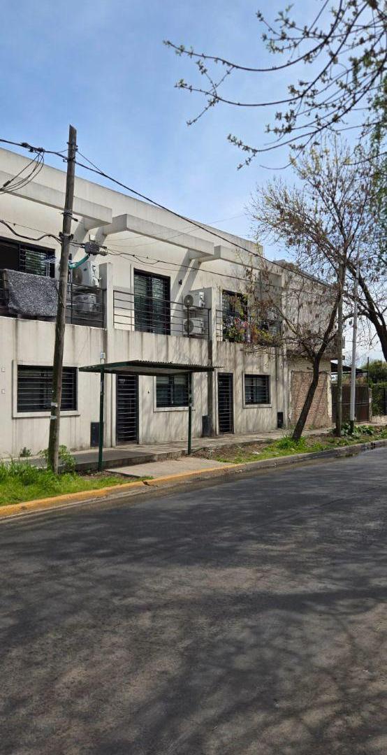 Foto de DUPLEX 2 AMBIENTES - VENTA - MONTE GRANDE, imagen 3