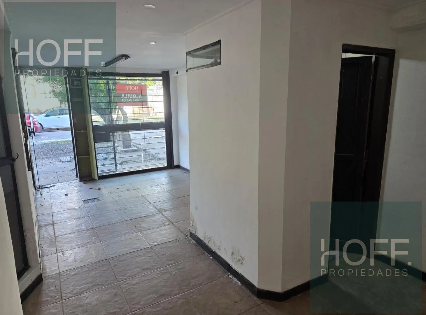 2 Locales en alquiler en esquina 5