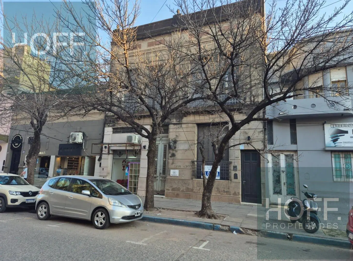 Oficina en alquiler con muebles y aire acondicionado instalado 4