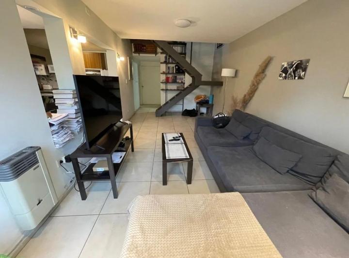 VENTA TRIPLEX 3 DORM A MTS DE NVA CBA - CRÉDITO 3