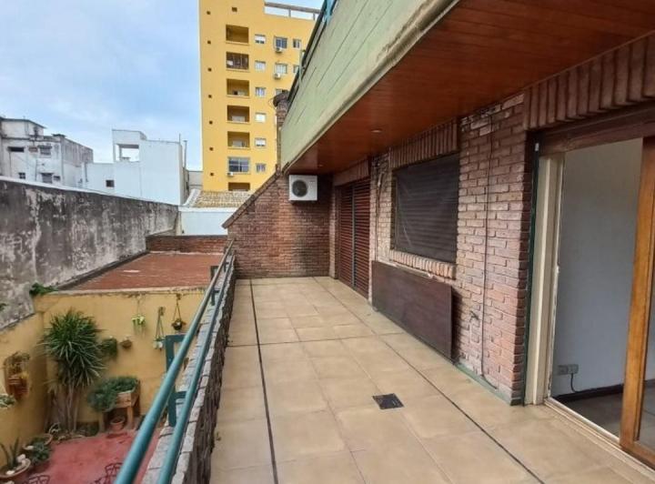 DEPARTAMENTO 4 AMB CON COCHERA Y BAULERA APTO CREDITO 2