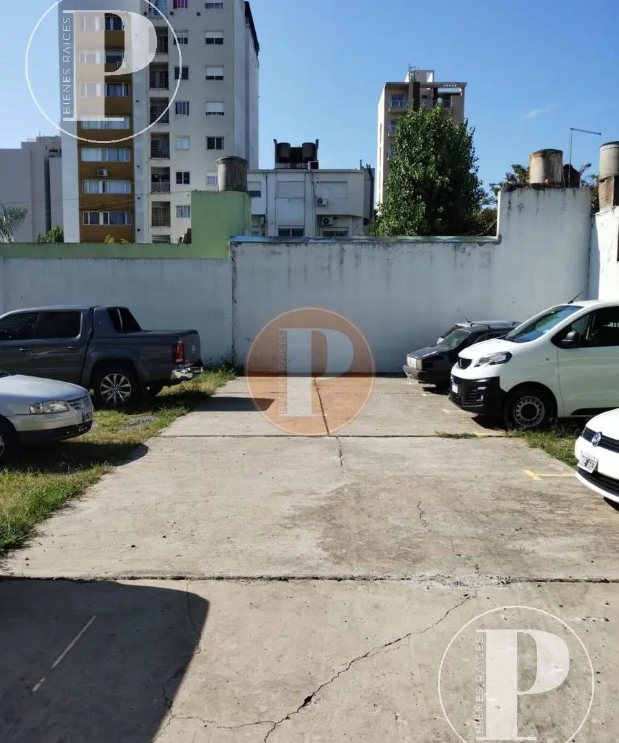 | VENTA |  Cochera descubierta, AV.60 e/ 5y 6, La Plata. 4