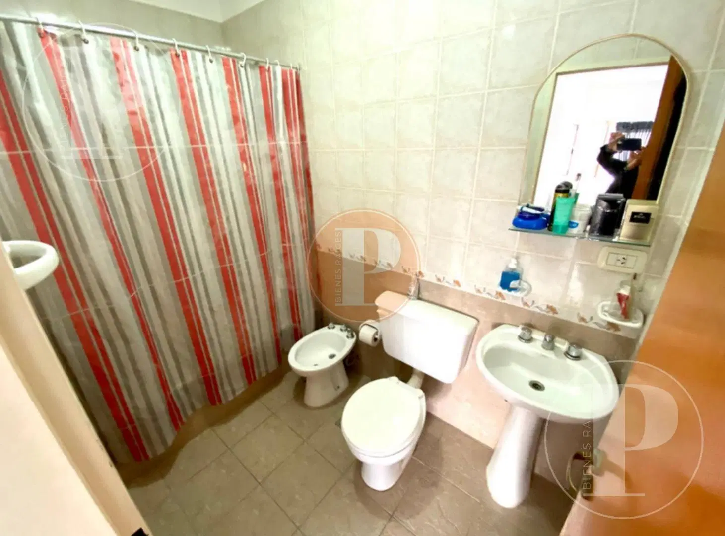 | VENTA | Monoambiente c/ cochera 115 e/66 y 67, La Plata 1