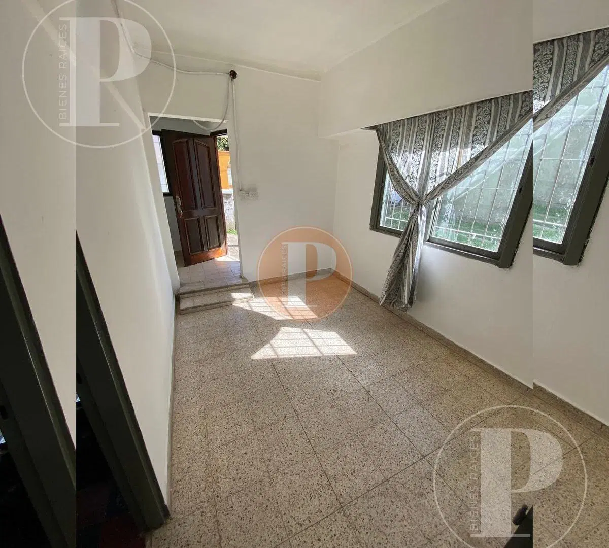 Casa a refaccionar de 2 dormitorios sobre lote 400 mts 8
