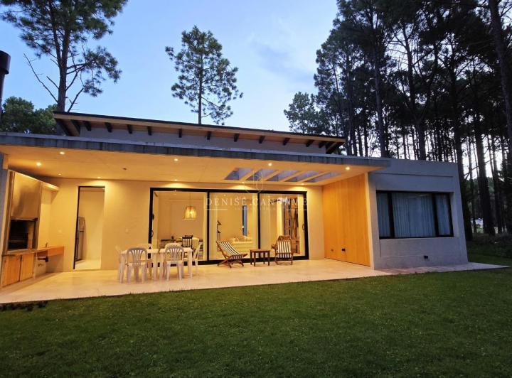Foto de Casa En Alquiler En Pinamar Norte, imagen 1