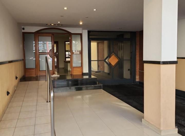 Venta:  Extraordinario Semi piso Zelarrayan 377- Bahía Blanca. 3