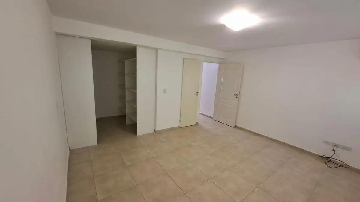 EN VENTA EXCELENTE DEPARTAMENTO 2 DORMITORIOS 1 EN SUITE 150 Mts + Jardin 5