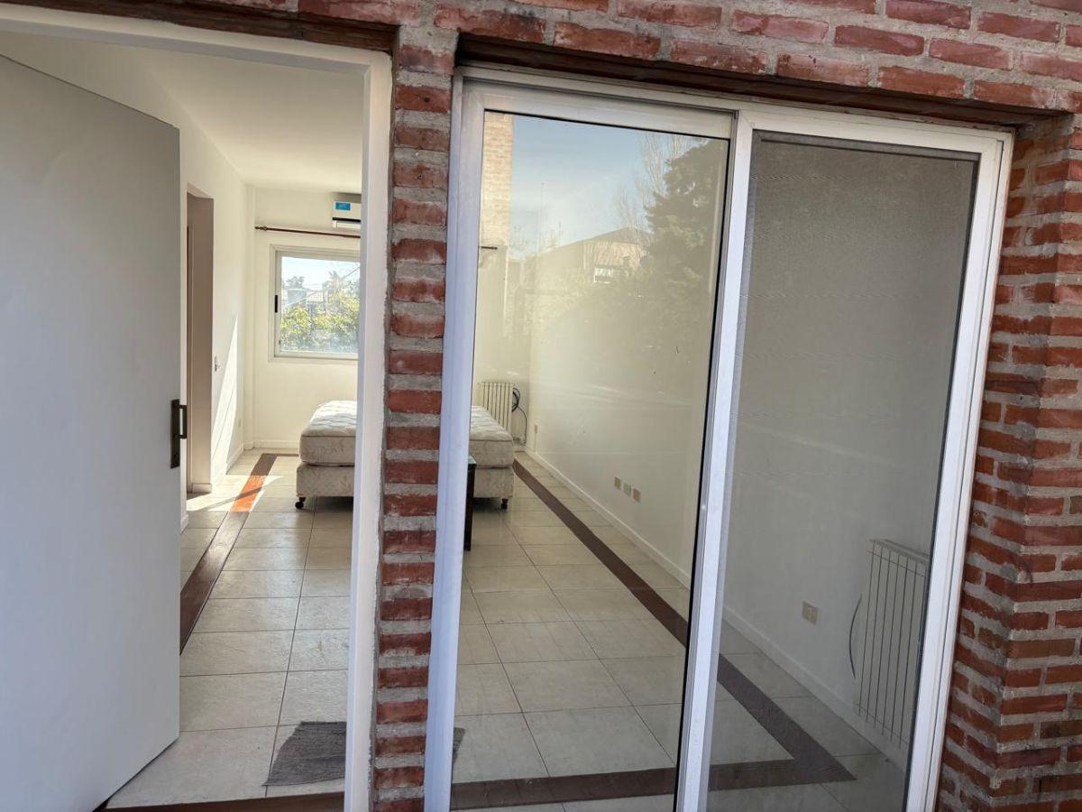Foto de Departamento de 40 m² de 1 ambiente en alquiler en Las Mercedes, imagen 1
