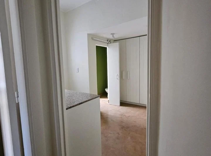 DUEÑO VENDE EXCELENTE SEMIPISO AL FRENTE 5