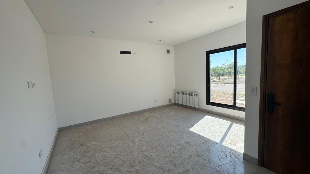 Foto de VENDE CASA A ESTRENAR EN NAUTILUS barrio privado - APTA CREDITO, imagen 5