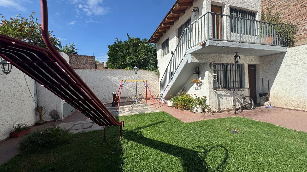VENDE CASA EN GODOY CRUZ apta crédito hipotecario