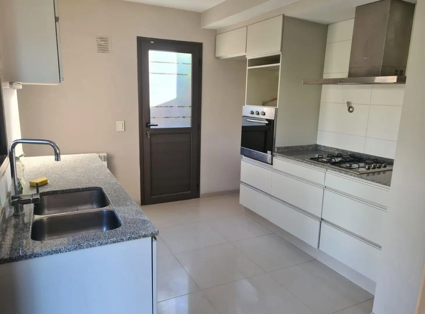 ALQUILA CASA EN RUCA OLIVA -barrio privado 4