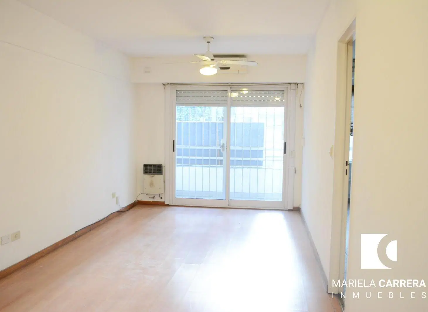 DEPARTAMENTO DE 2 AMBIENTES CON COCHERA EN ZONA CENTRICA 4