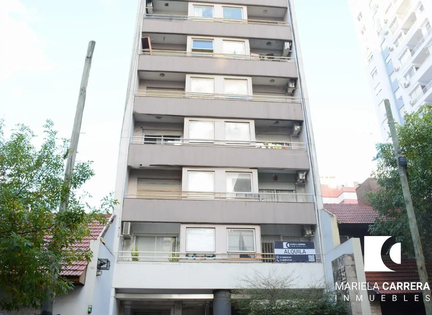 DEPARTAMENTO DE 2 AMBIENTES CON COCHERA EN ZONA CENTRICA 2