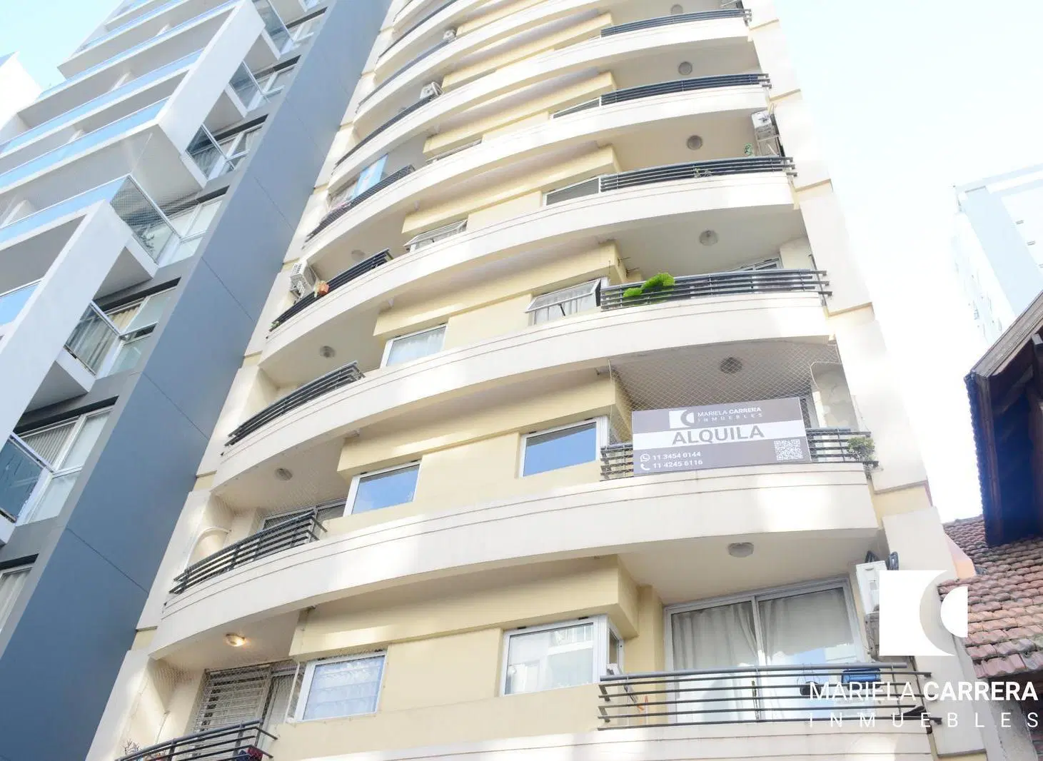 Departamento de 2 ambientes con cochera con balcon al frente 3