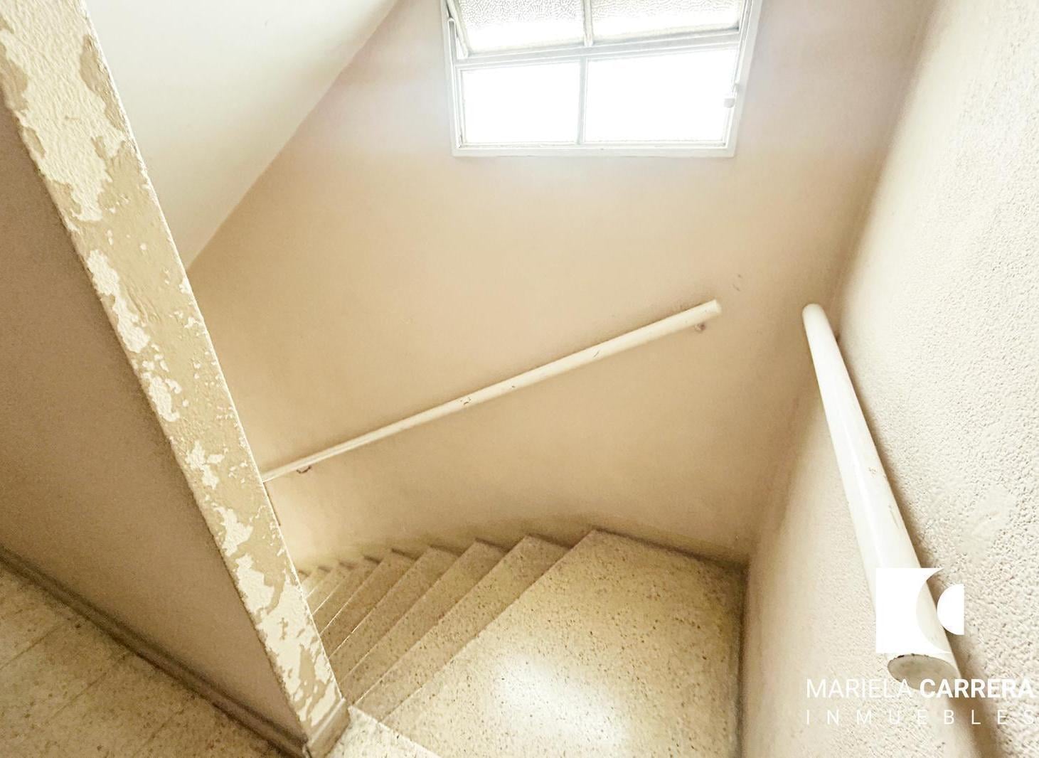 Foto de DEPARTAMENTO DE 2 AMBIENTES AMPLIO EN EL CENTRO DE LOMITAS, BAJAS, imagen 4