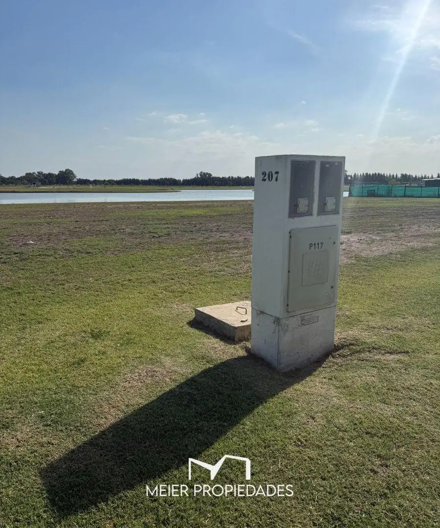 Lote en Barrio "Las Victorias" Canning - AL LAGO - 823 m2 LOTE: 207 3