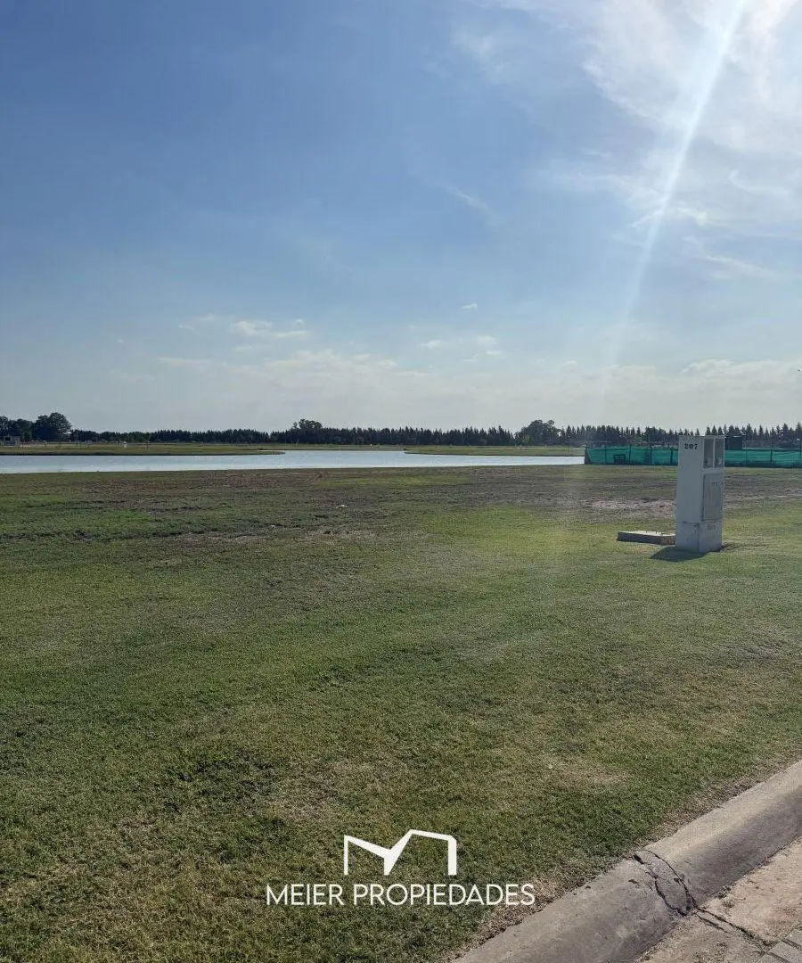 Lote en Barrio "Las Victorias" Canning - AL LAGO - 823 m2 LOTE: 207 4