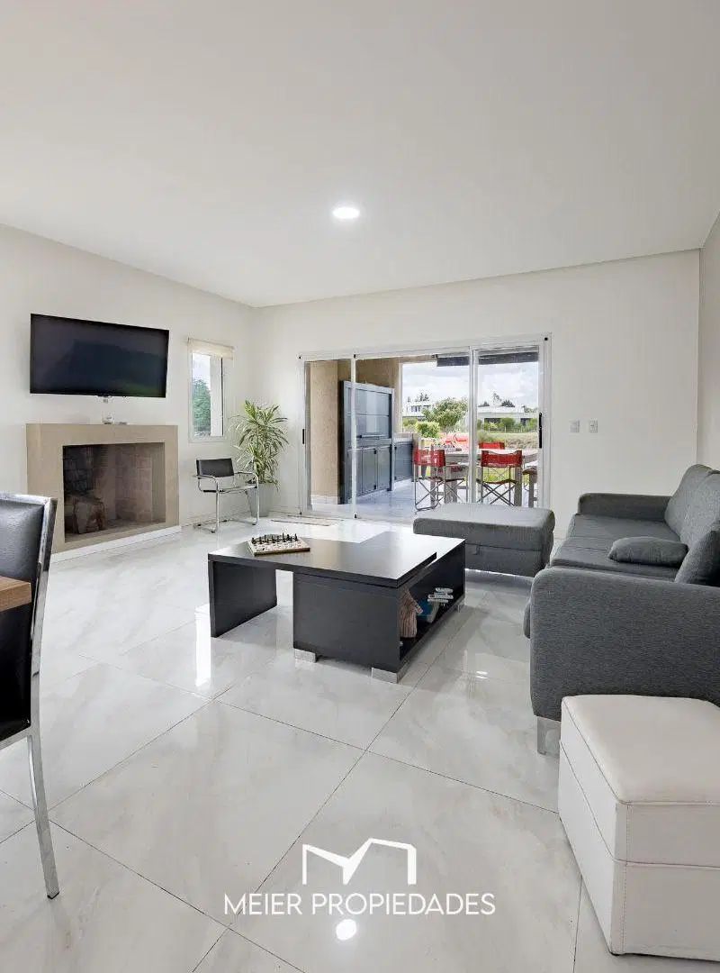 Casa de Categoría en Venta sobre el Lago en "Lagos de San Eliseo" | 4 Dormitorios | Pileta 4