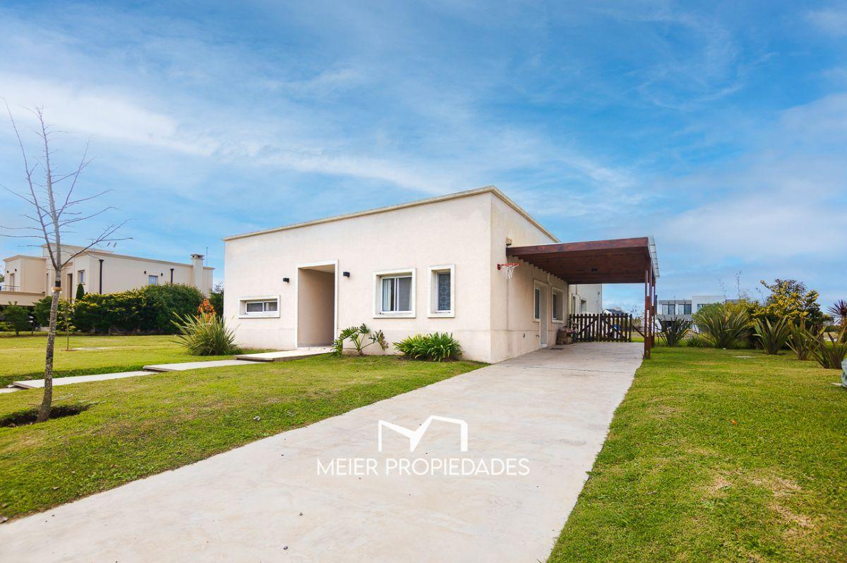 Casa de Categoría en Venta sobre el Lago en "Lagos de San Eliseo" | 4 Dormitorios | Pileta