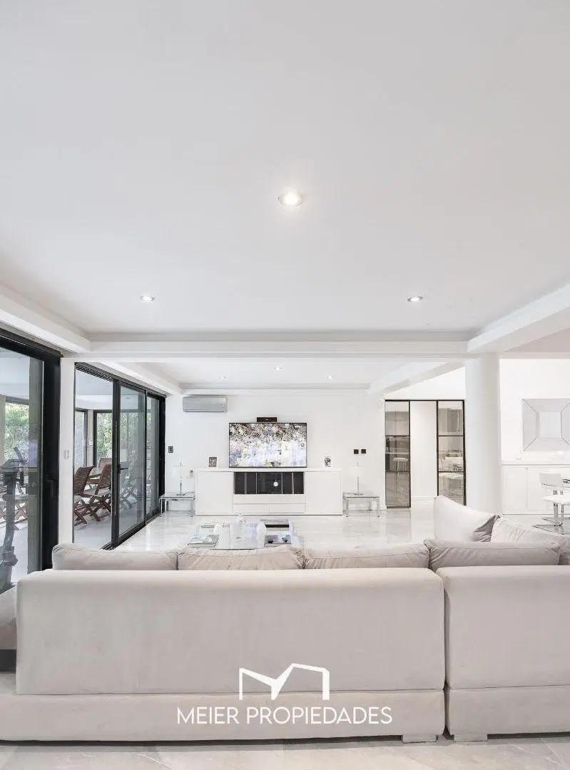 Exclusiva Residencia de Categoría en Lagos de San Eliseo 3