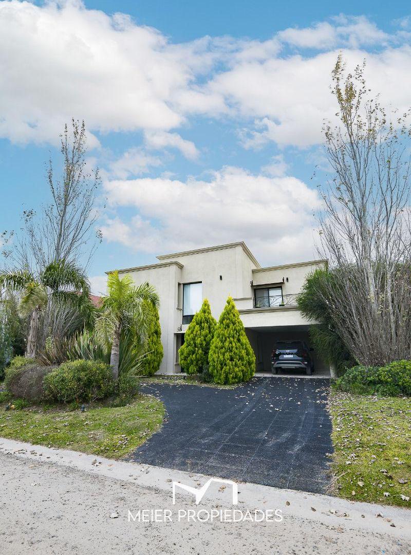 Exclusiva Residencia de Categoría en Lagos de San Eliseo