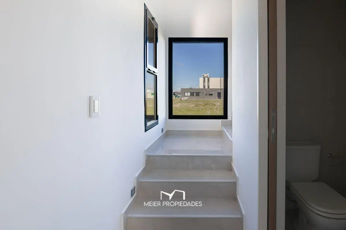 Moderna Residencia a Estrenar con Piscina y Master Suite en El Rebenque Canning 5