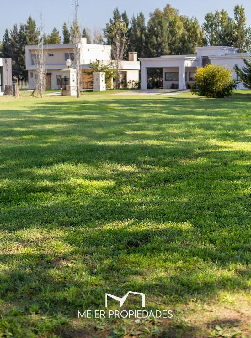 Foto de Lote en Barrio "Lagos de San Eliseo" Canning - AL LAGO - 905 M2 - LOTE, imagen 2