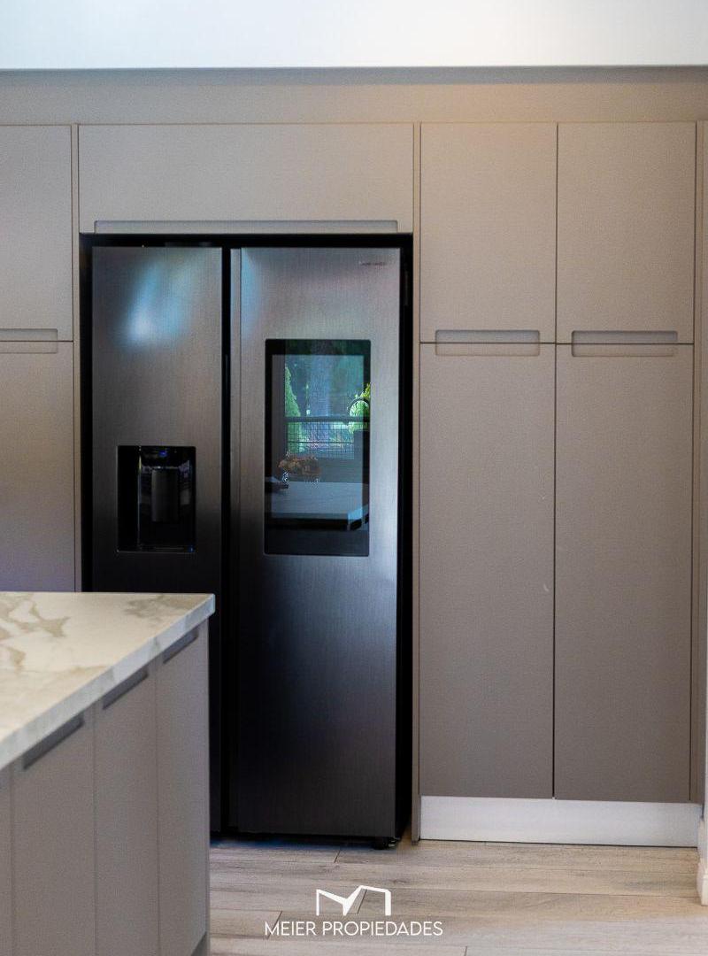 Foto de Imponente casa de 440 m² en 3 niveles, 5 Habitaciones en suite y, imagen 1